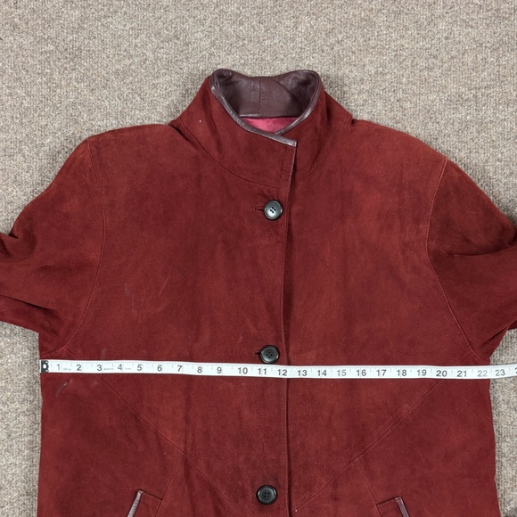 Red jacket - Picture 16 of 16